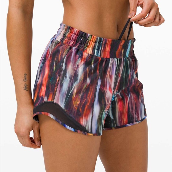 Lululemon Hotty Hot Short II *Long 4” – Chroma Fusion Multi/Black, Size 8 - Picture 1 of 12